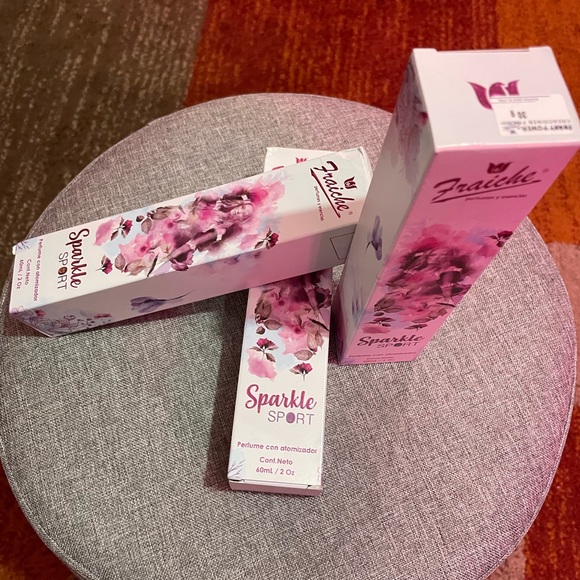 Perfume - Picture 6 of 6